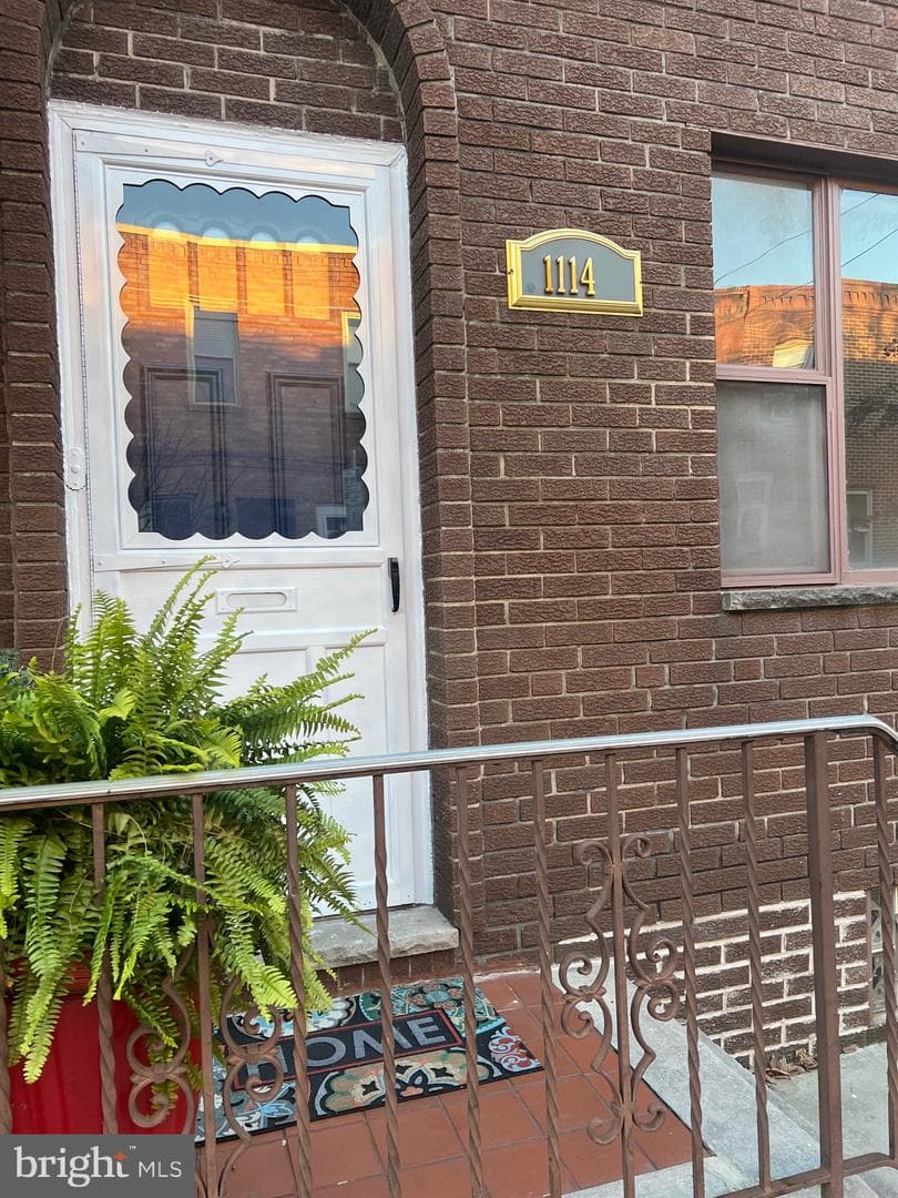 1114 Watkins Street photo 1