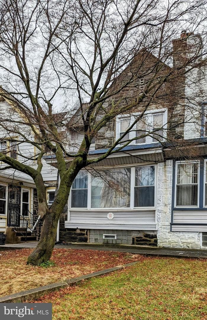 5324 Diamond Street photo 1