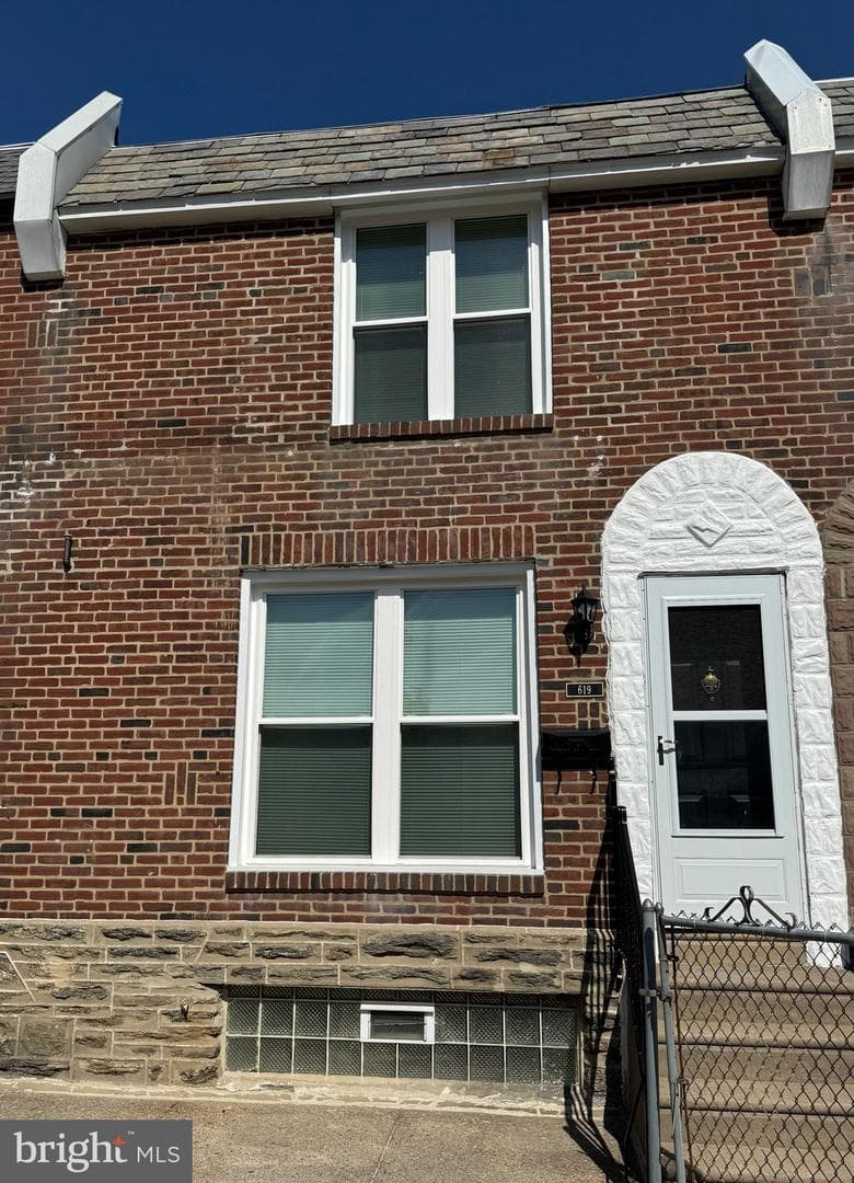 619 E Sanger Street photo 1