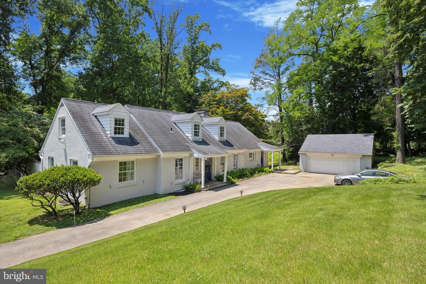 215 Lynnebrook Lane photo 1