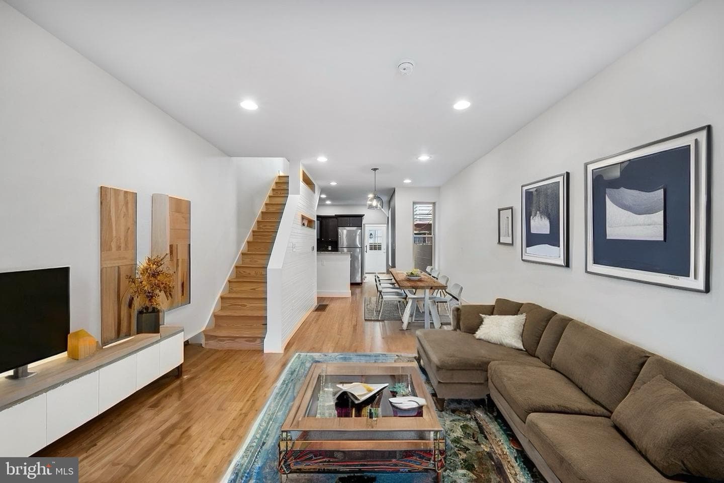 2342 Watkins Street photo 1
