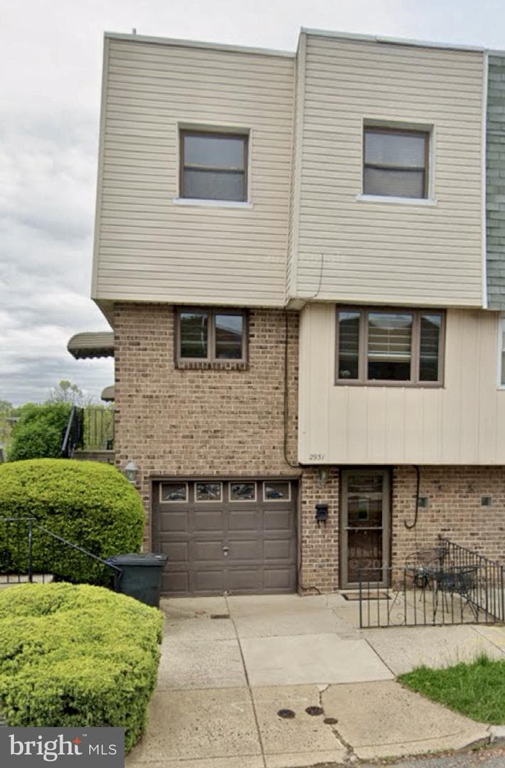 2931 Jenny Place photo 1