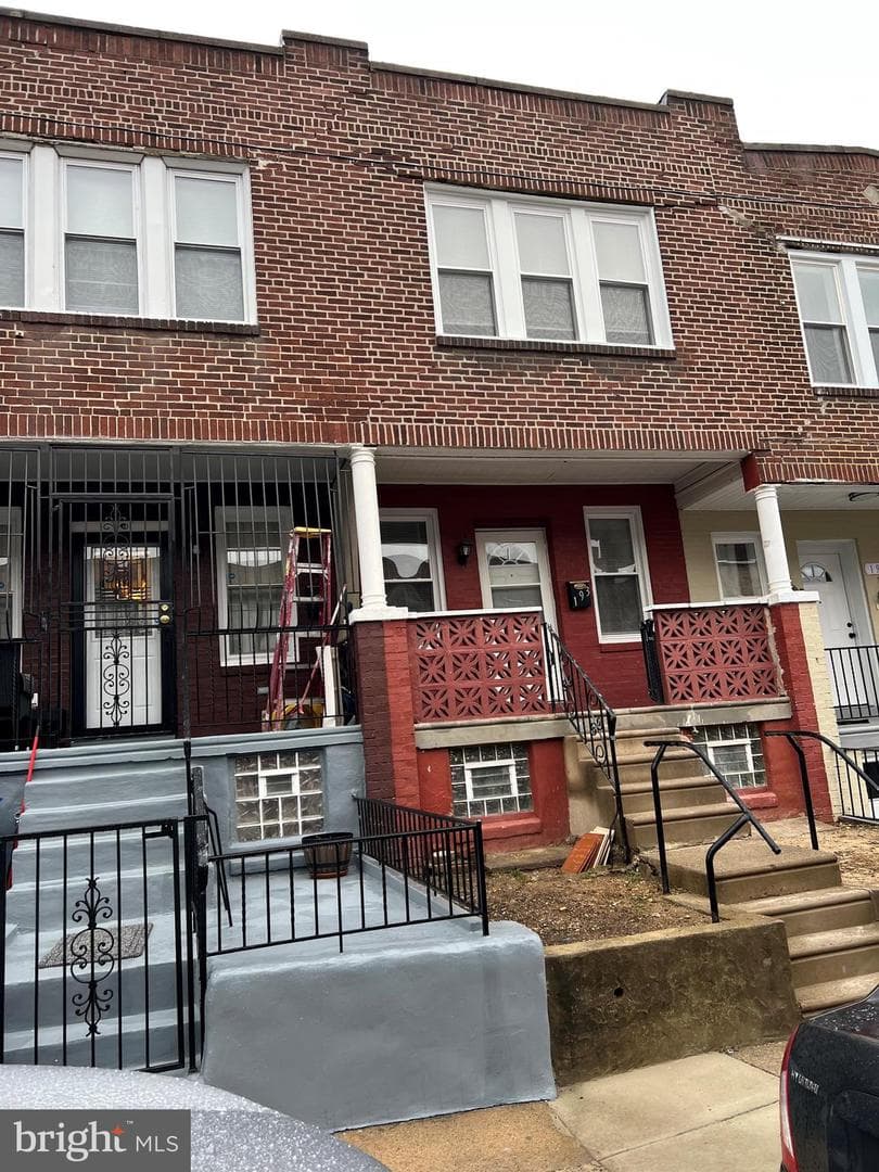 193 W Luray Street photo 1