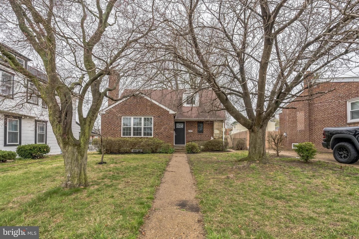 7527 Whitaker Avenue photo 1