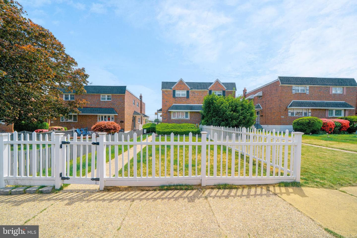 15131 Endicott Street photo 1