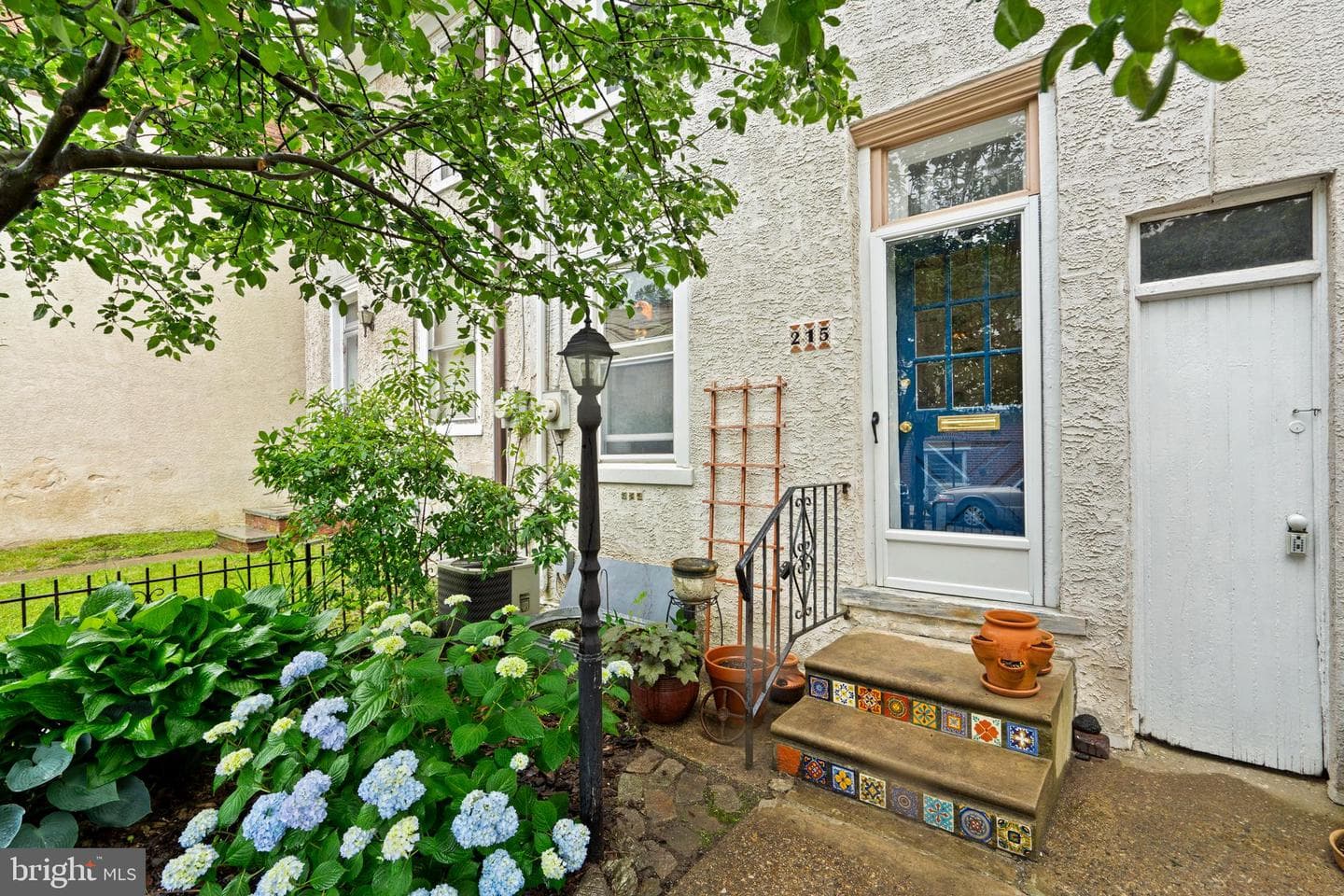 215 Krams Avenue photo 1
