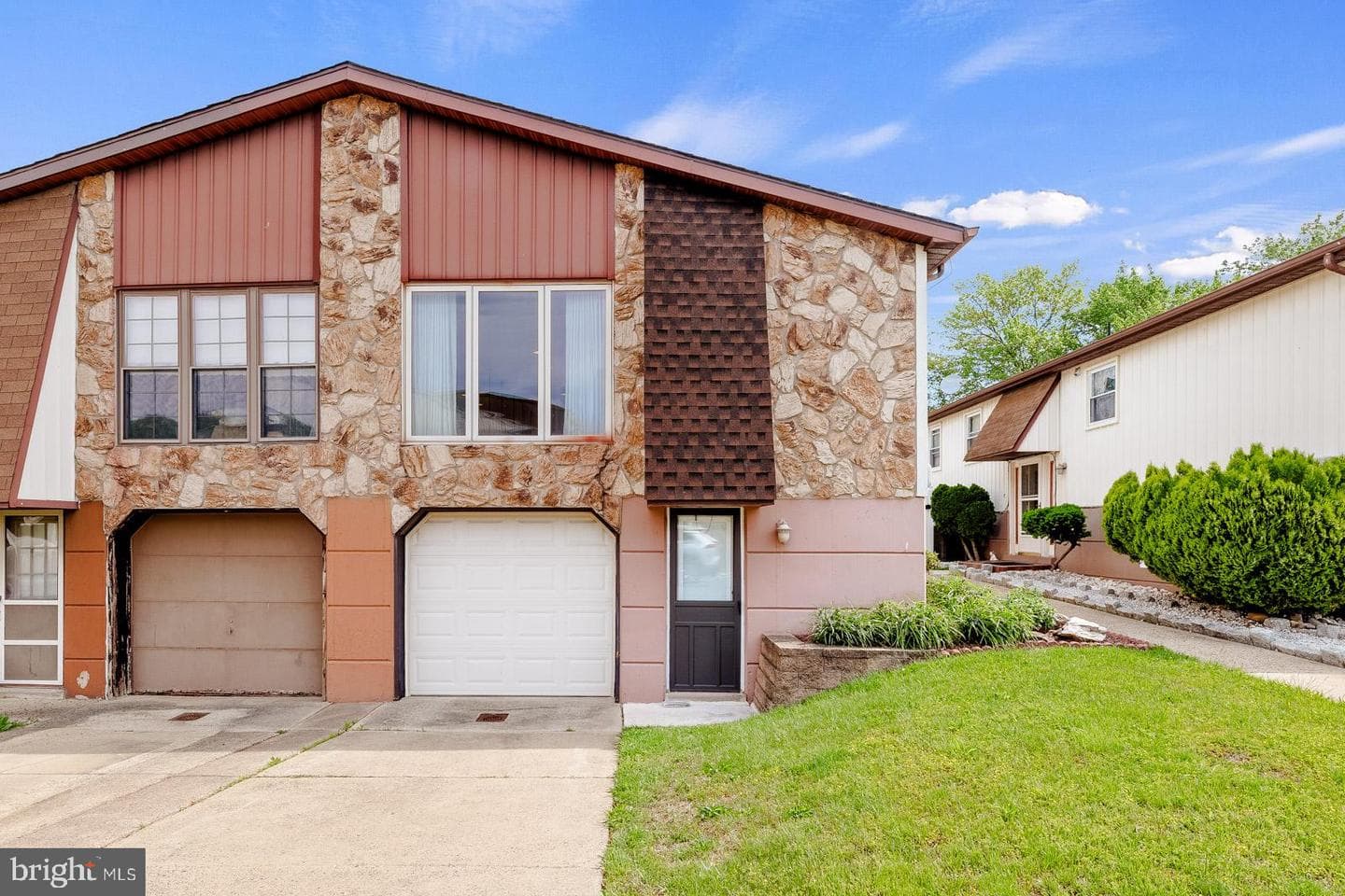 1115 Foster Street photo 1