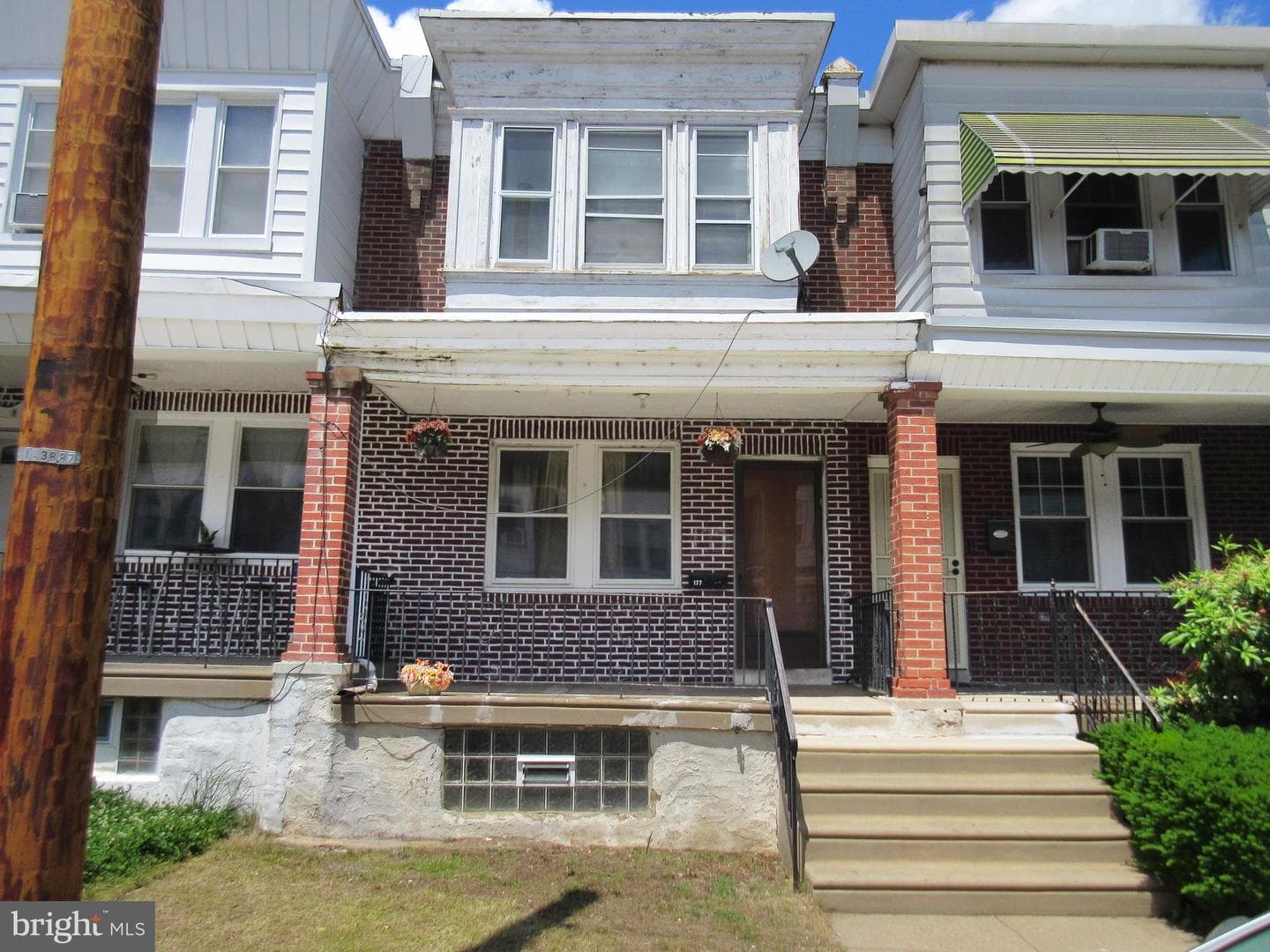 177 Roselyn Street photo 1