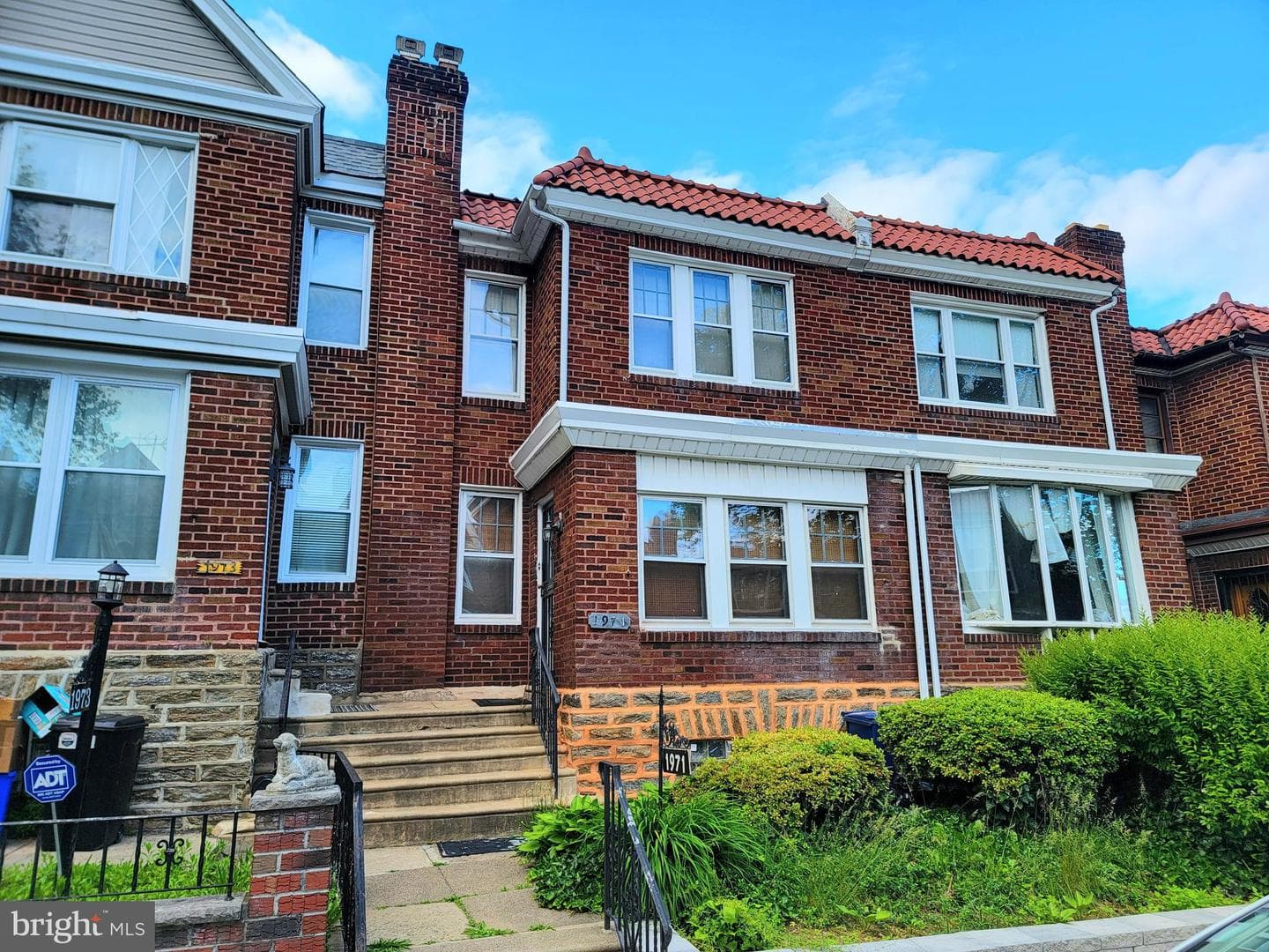 1971 Ashley Street photo 1