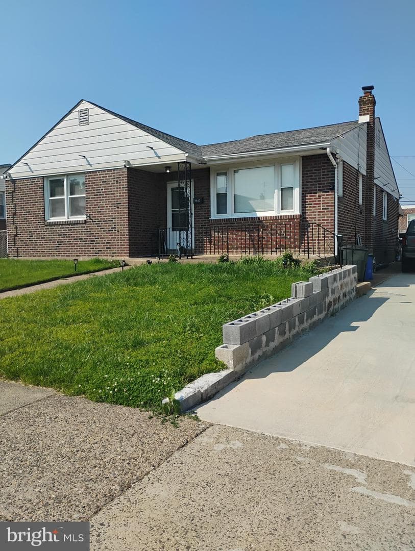 1847 Berwyn Street photo 1