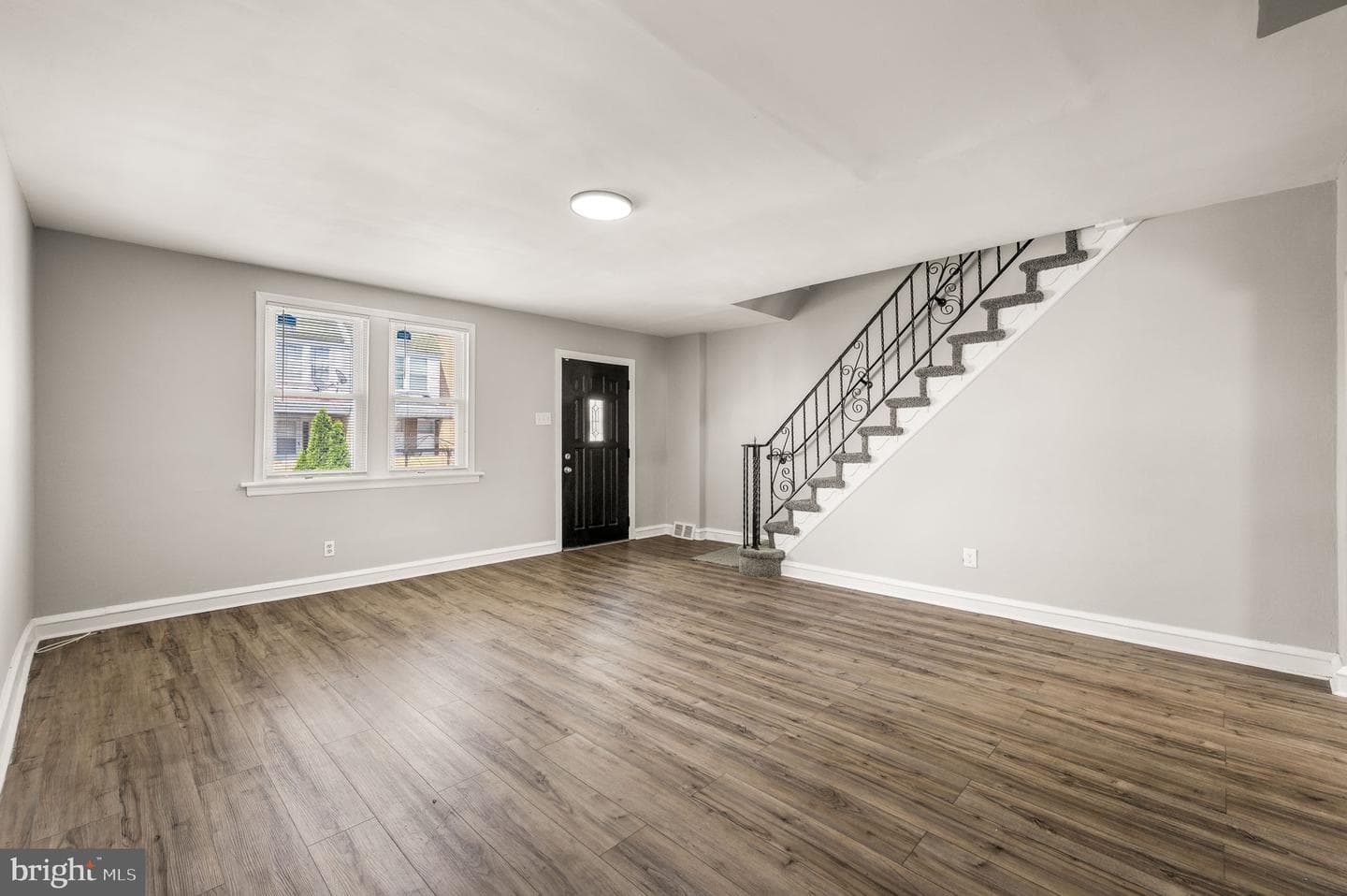 596a Rosalie St photo 1