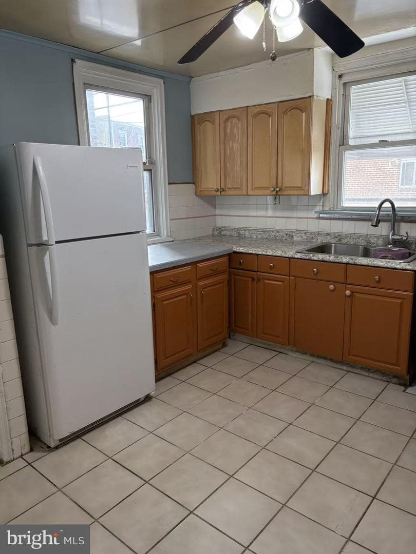 5166 Montours St photo 1