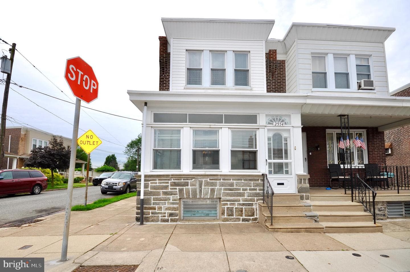 2554 Gillingham Street photo 1