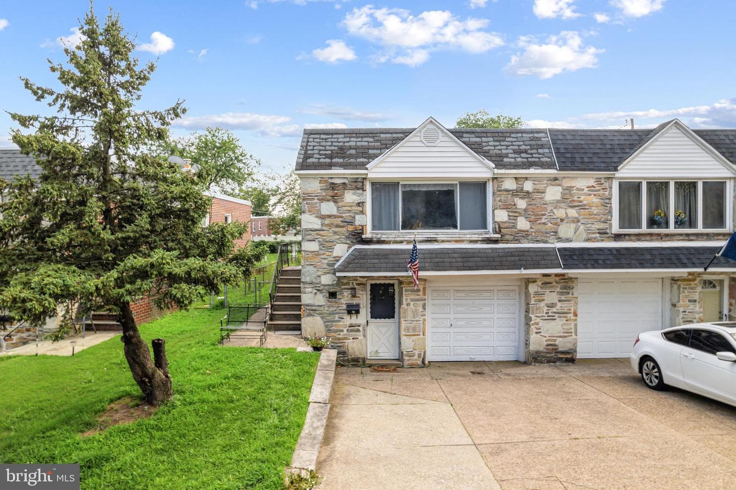 7018 Henry Avenue photo 1