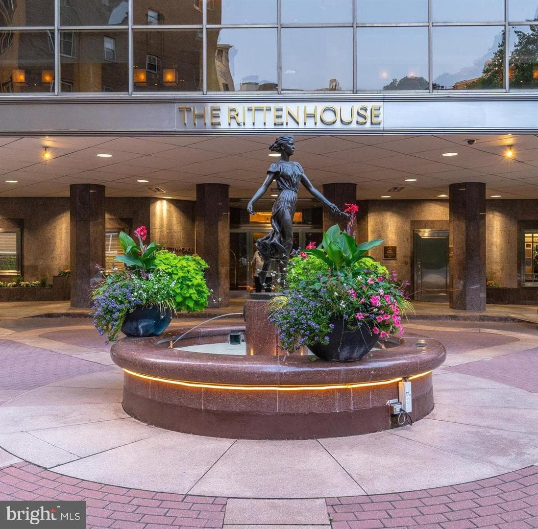 202 W Rittenhouse Square #1108 photo 1