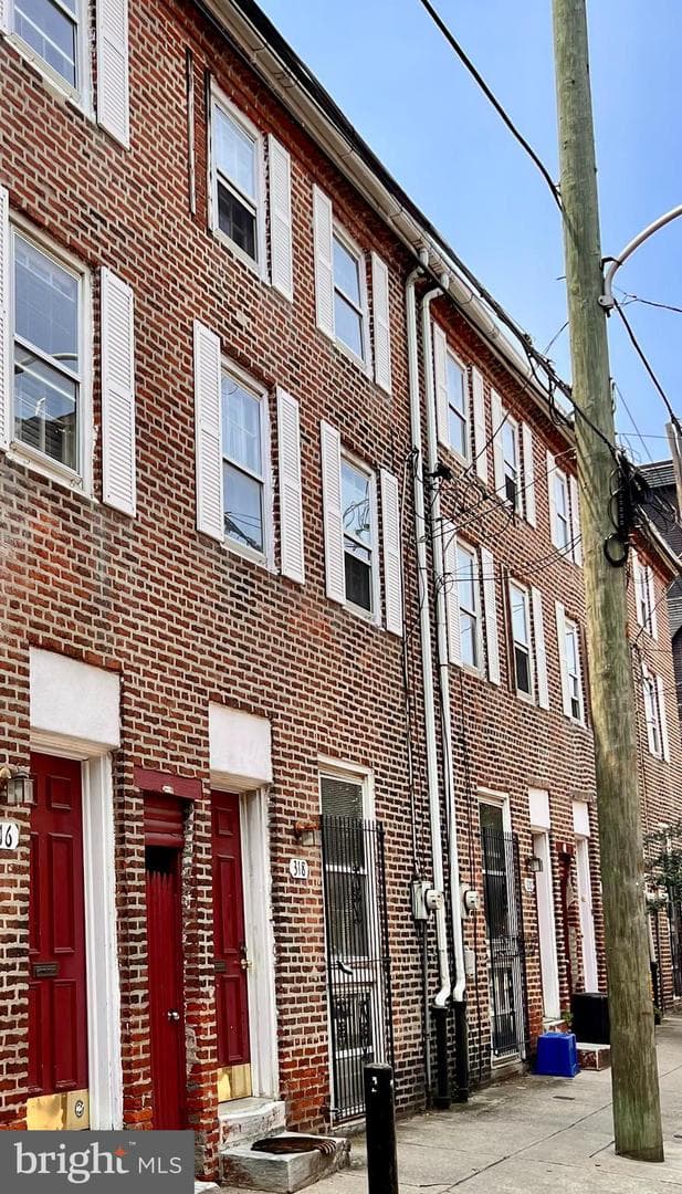 318 W Wildey Street photo 1