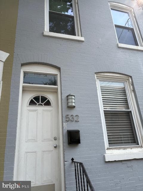 532 Dudley Street photo 1