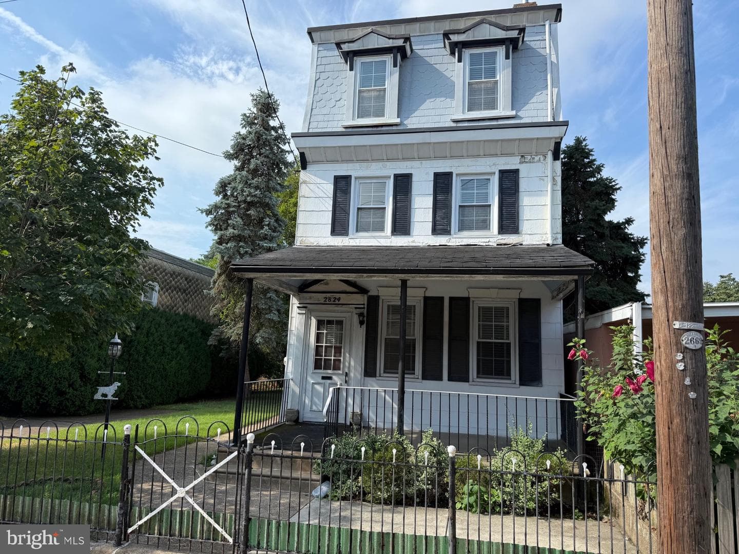 2824 Pratt Street photo 1