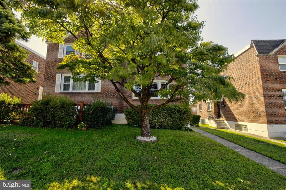 728 Livezey Lane photo 1