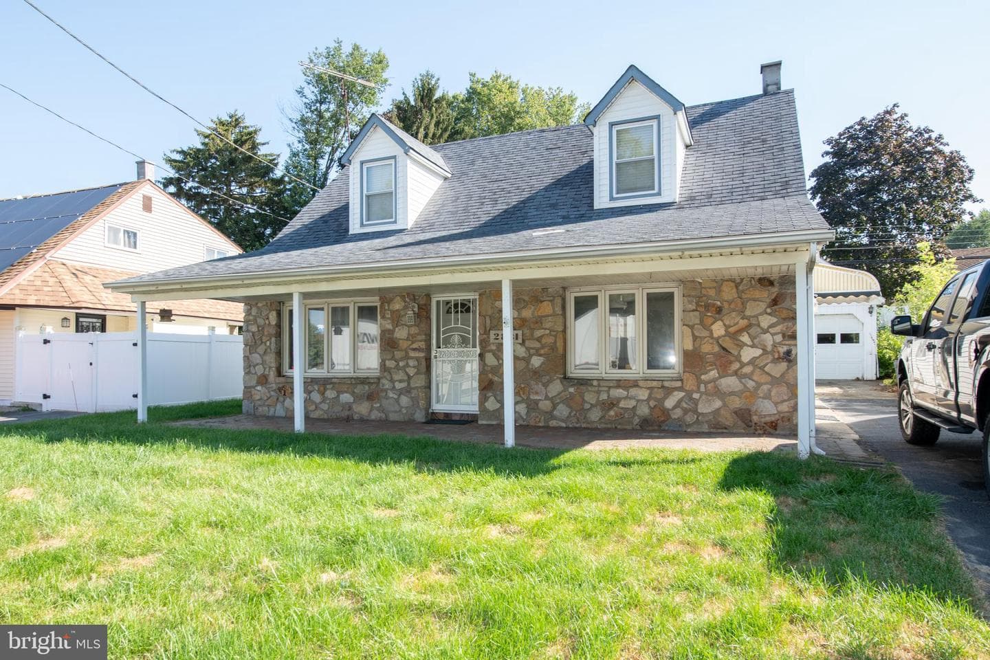 2831 Comly Road photo 1