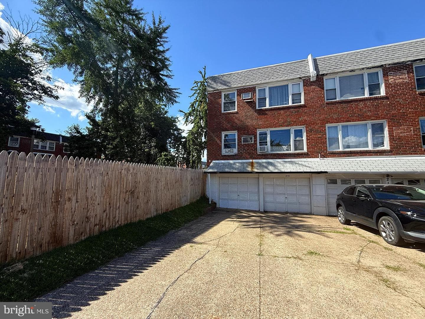 213 Robina Terrace photo 1