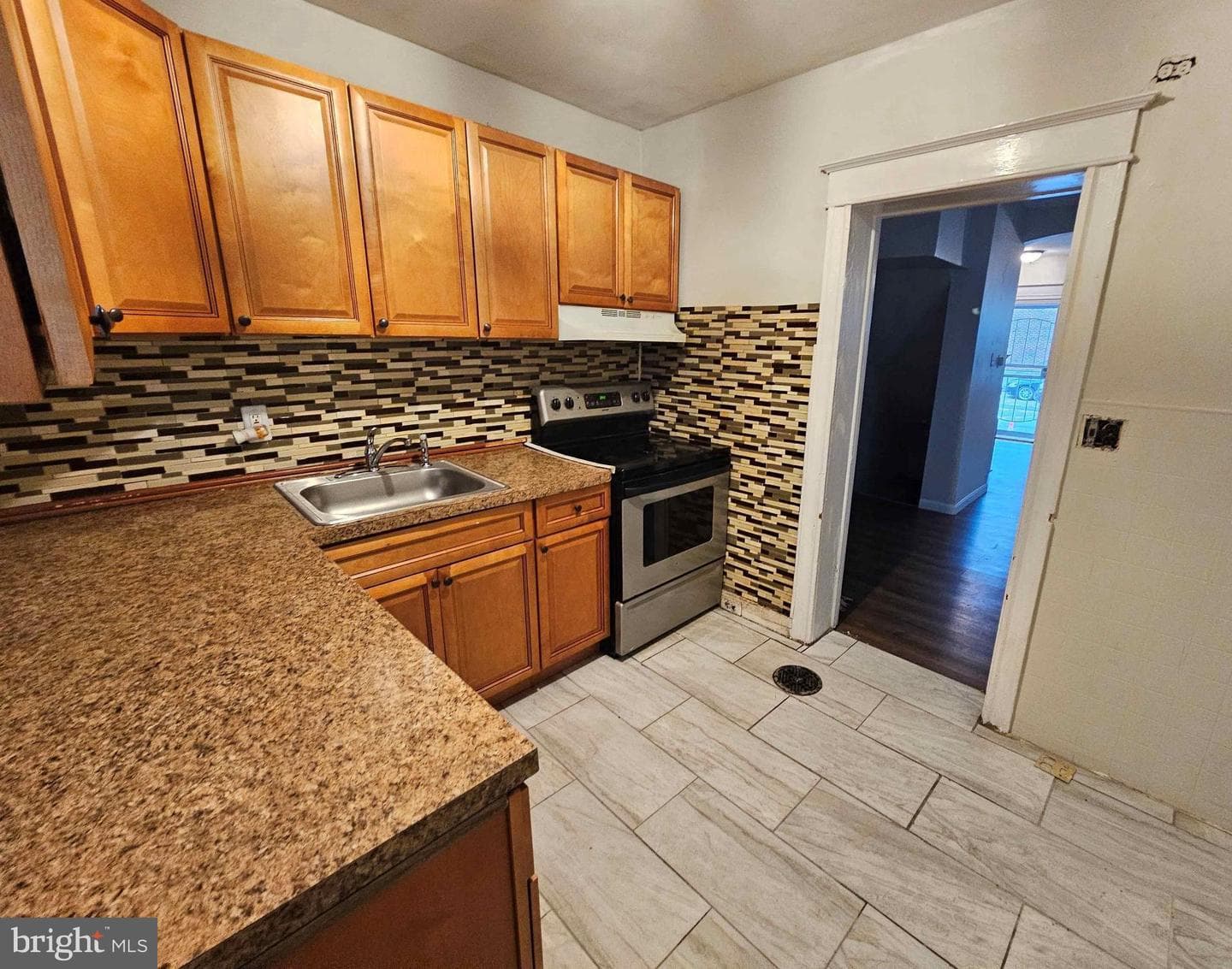 164 W Clarkson Avenue photo 1