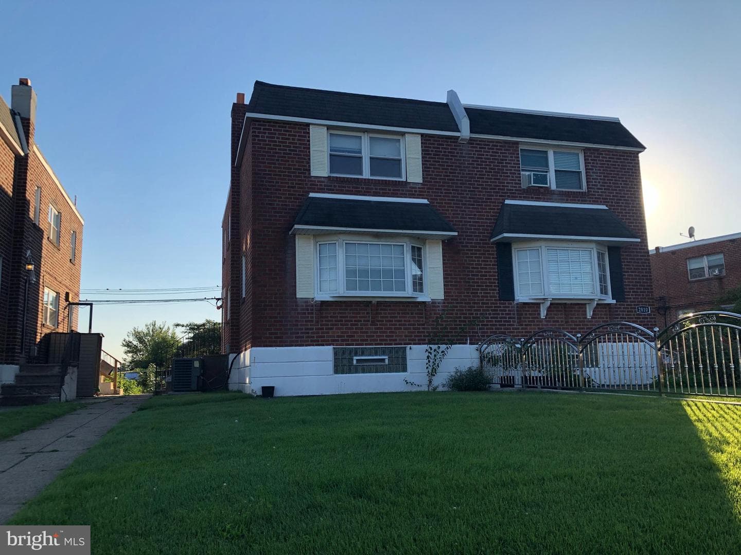 2812 Guilford Street photo 1