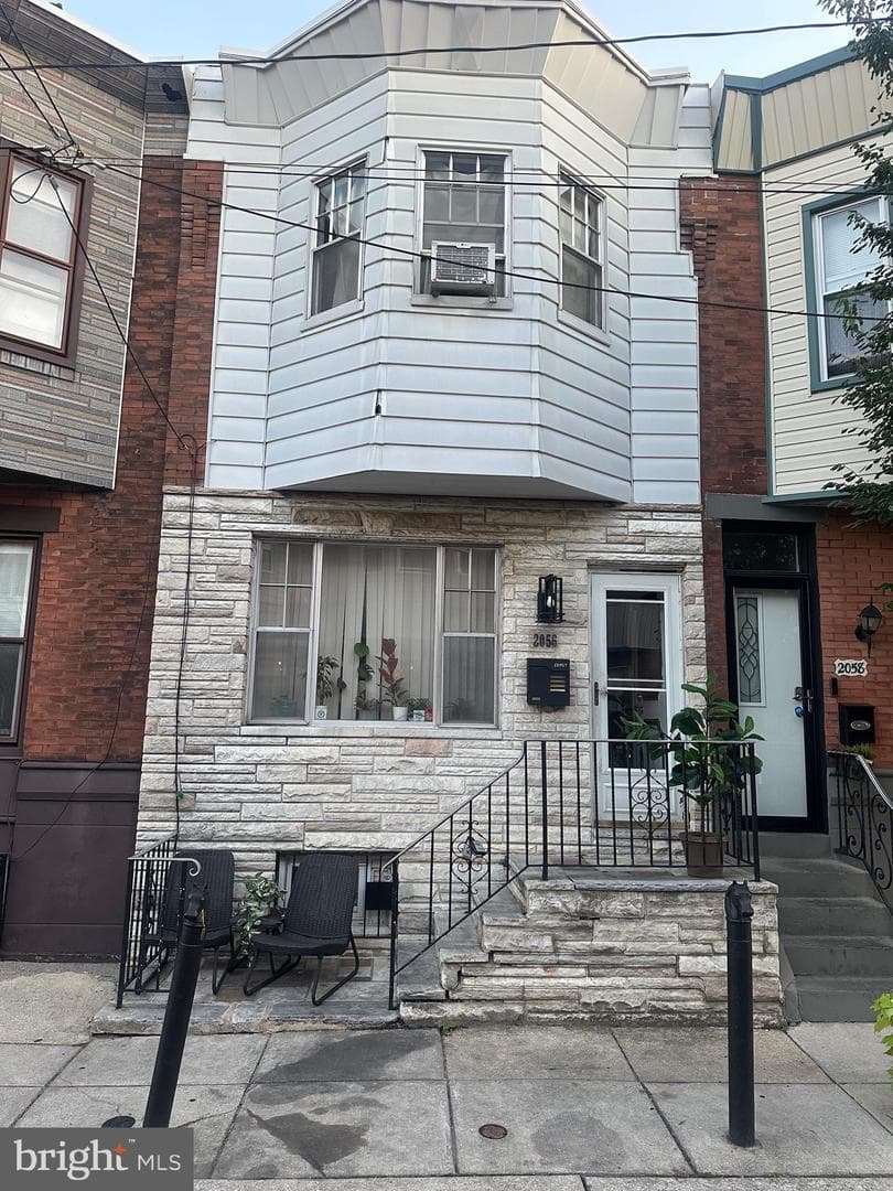 2056 Emily Street photo 1