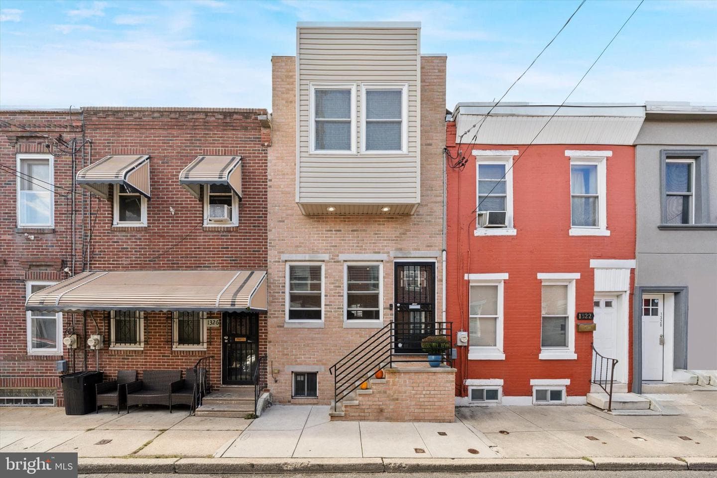 1324 S Hicks Street photo 1