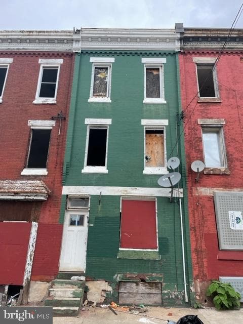 2611 W Montgomery Avenue, Philadelphia