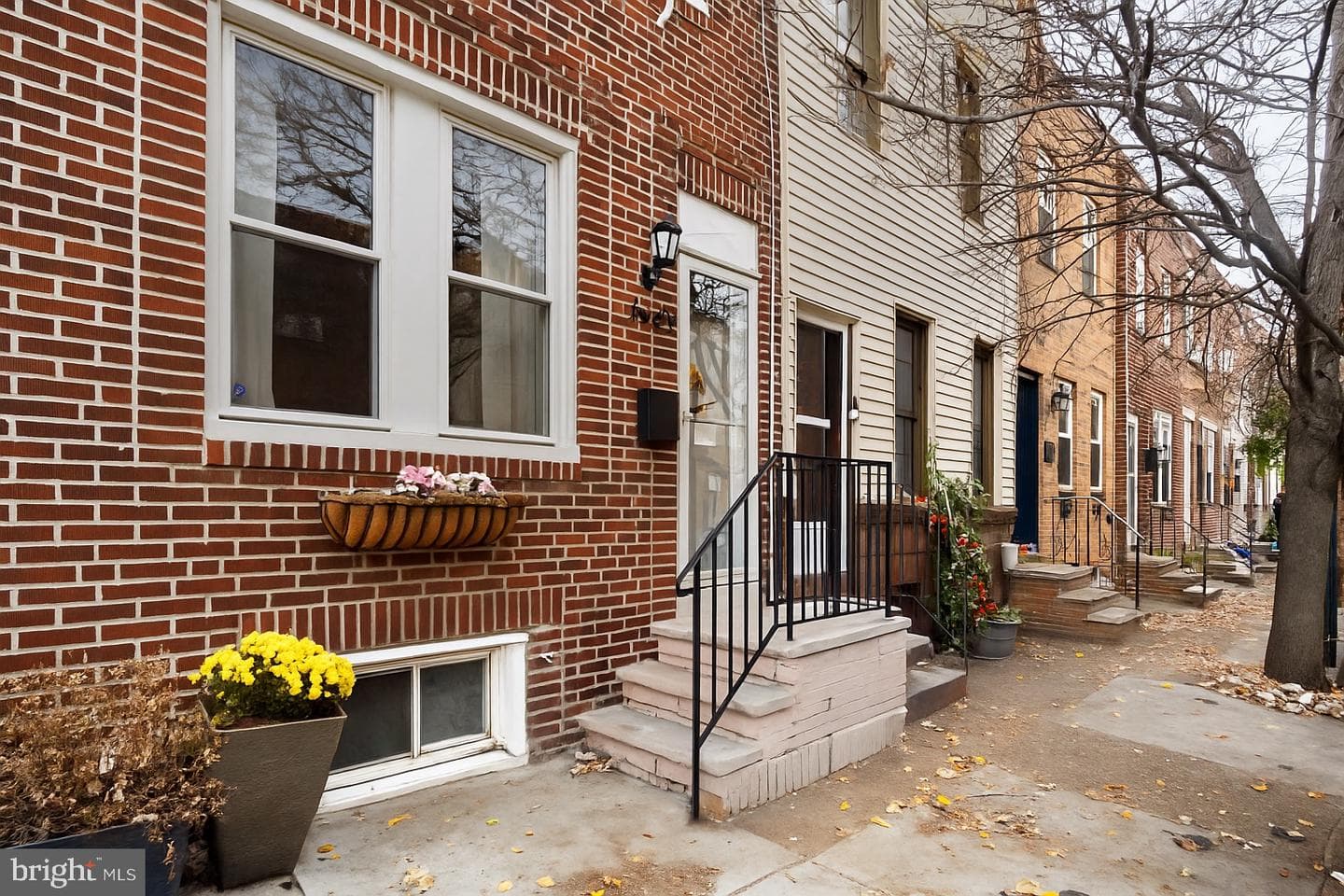 1928 S Iseminger Street photo 1