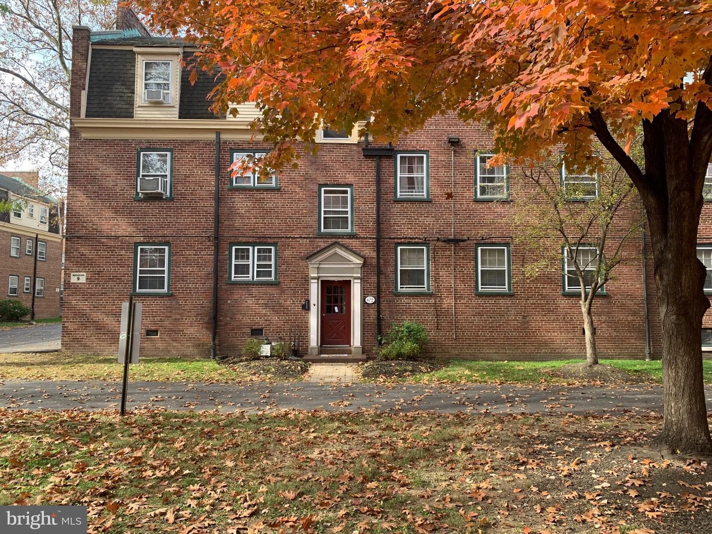 672 Franklin Place #a photo 1