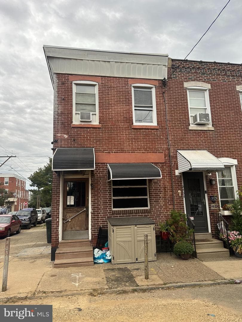 2701 E Birch Street photo 1