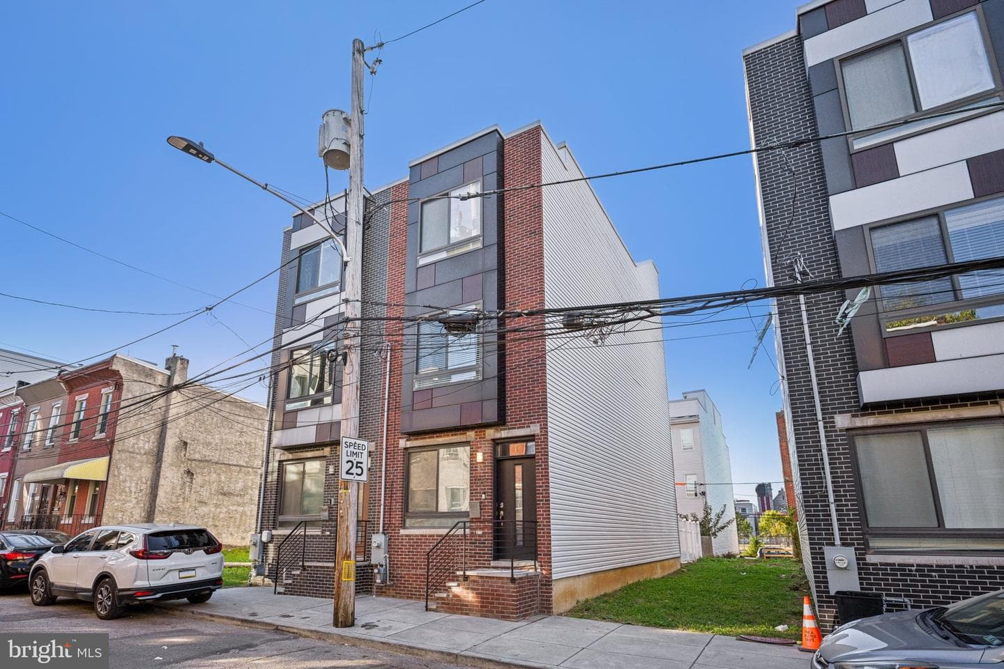 1728 N Lambert Street photo 1