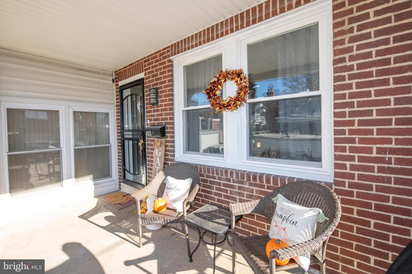 4121 E Howell Street photo 1