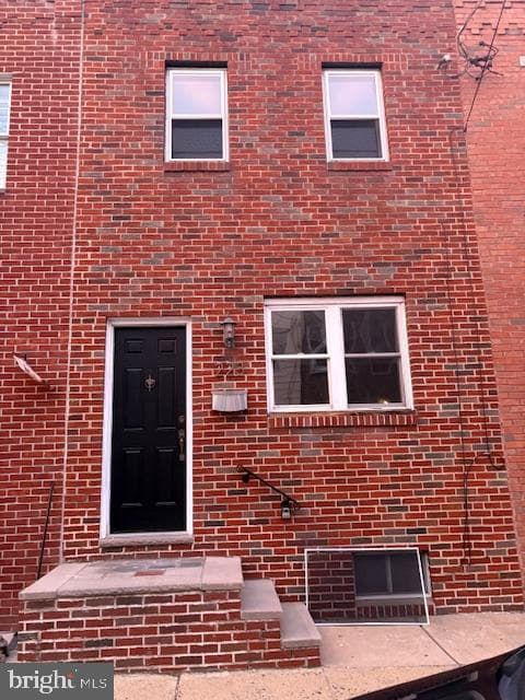 223 Sigel Street photo 1