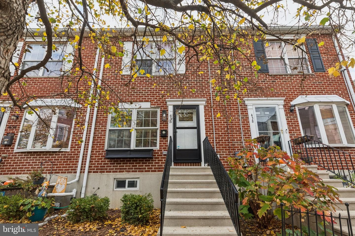 436 Brown Street photo 1