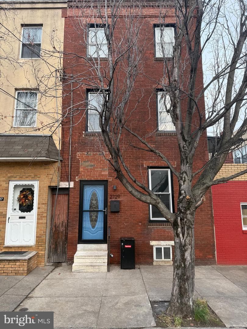2729 E Cambria Street photo 1