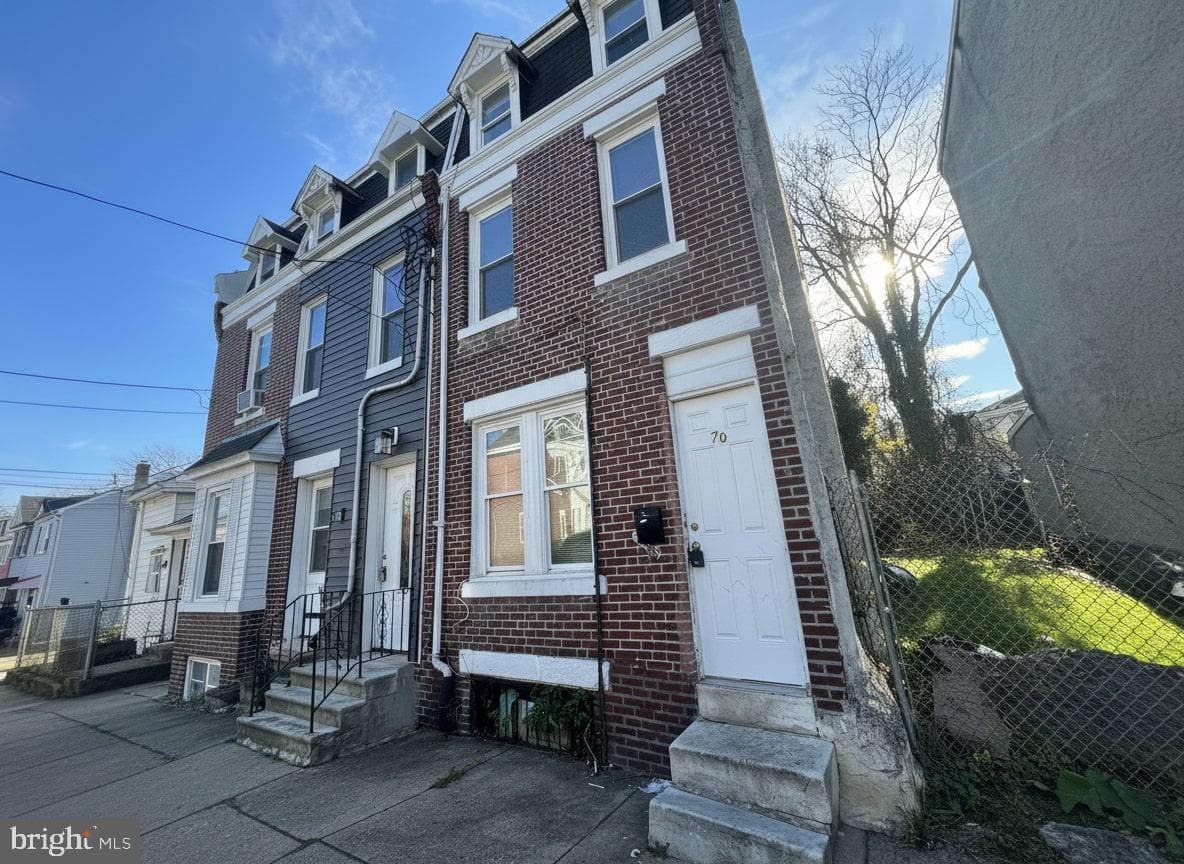 70 E Walnut Lane photo 1