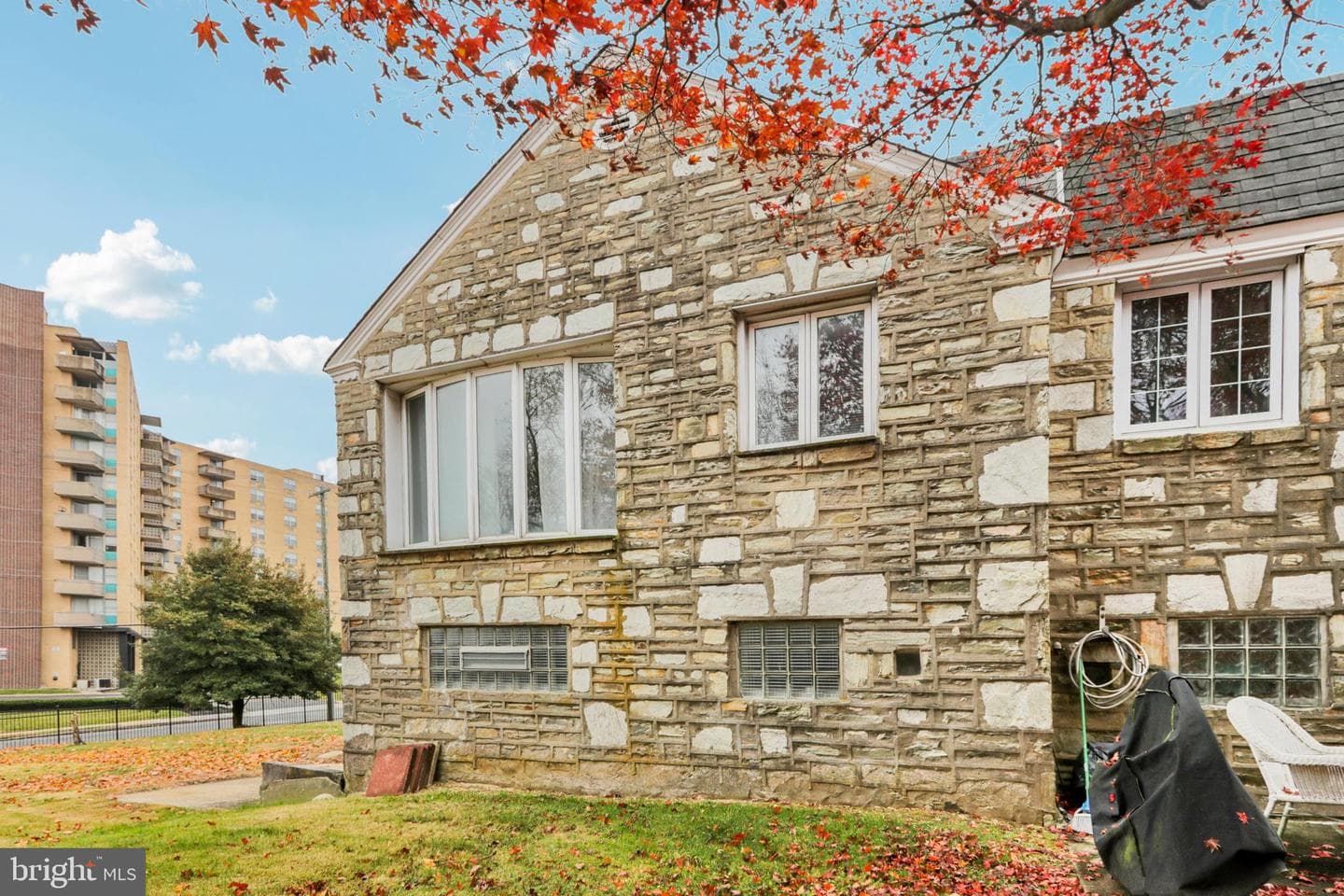 8855 Winchester Avenue photo 1