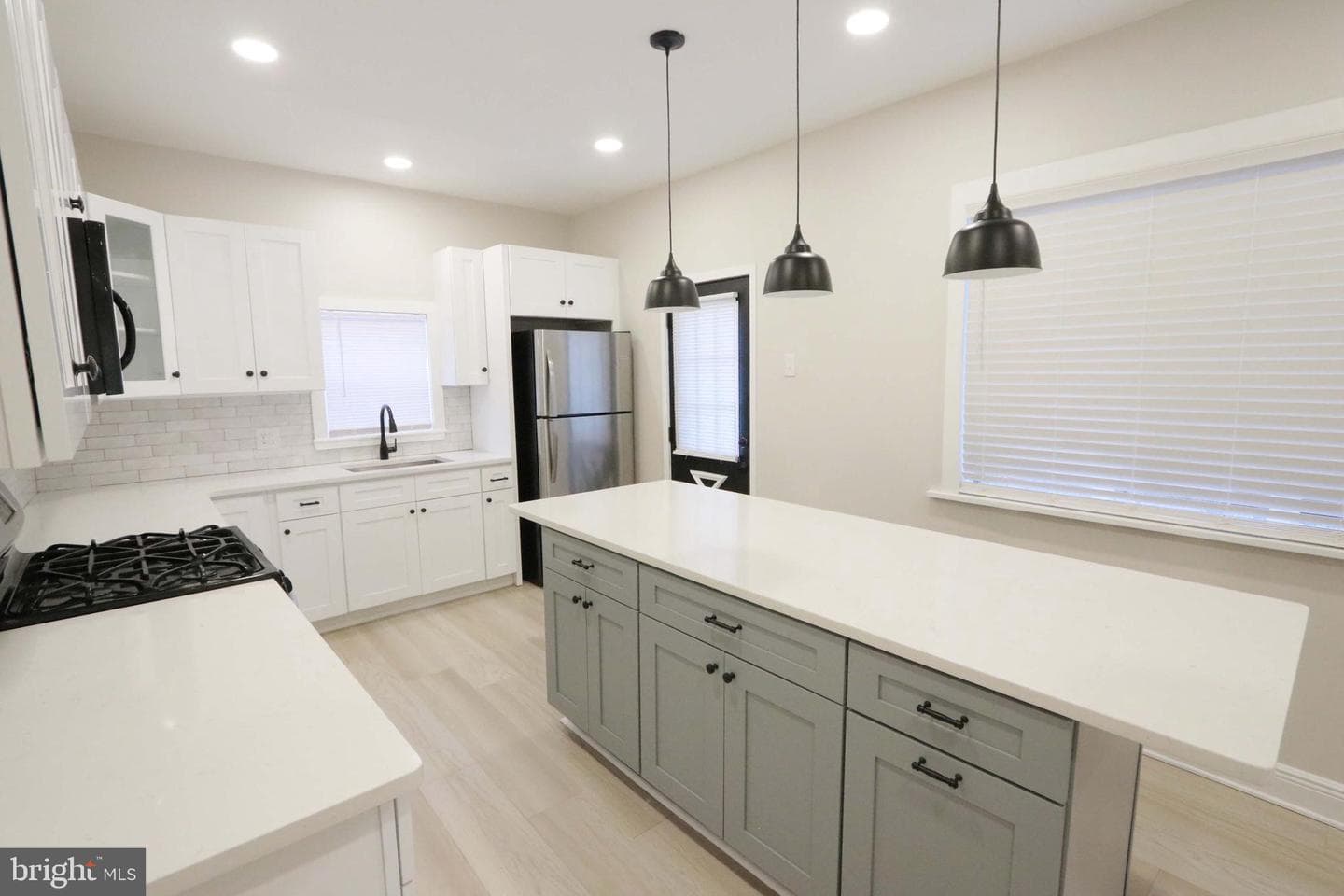 2828 Cedar Street photo 1