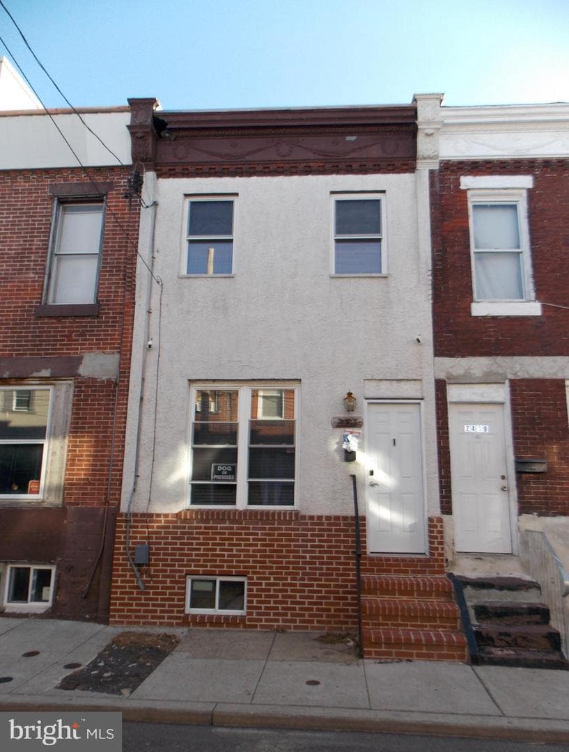 2437 S Reese Street photo 1