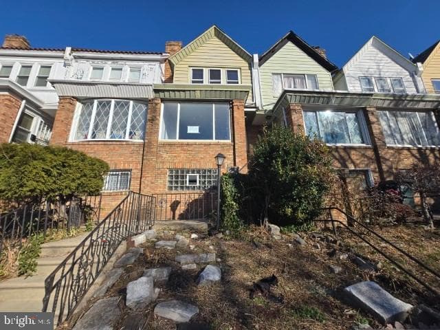 5931 Kemble Avenue photo 1