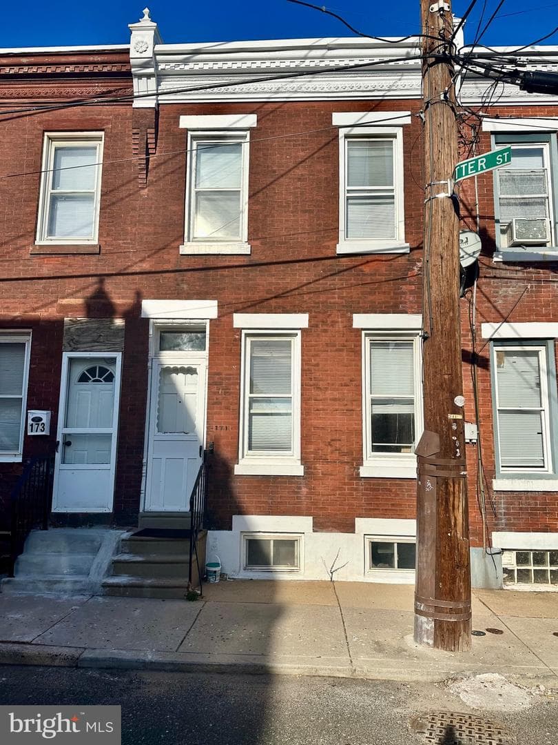 171 W Wilt Street photo 1