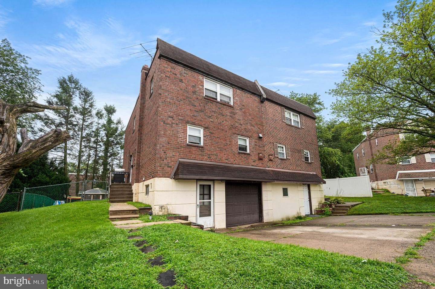 358 Tomlinson Terrace photo 1