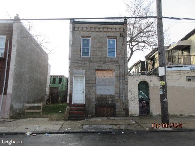 2542 W York Street photo 1