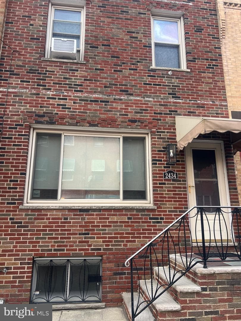2434 S 12th Street photo 1