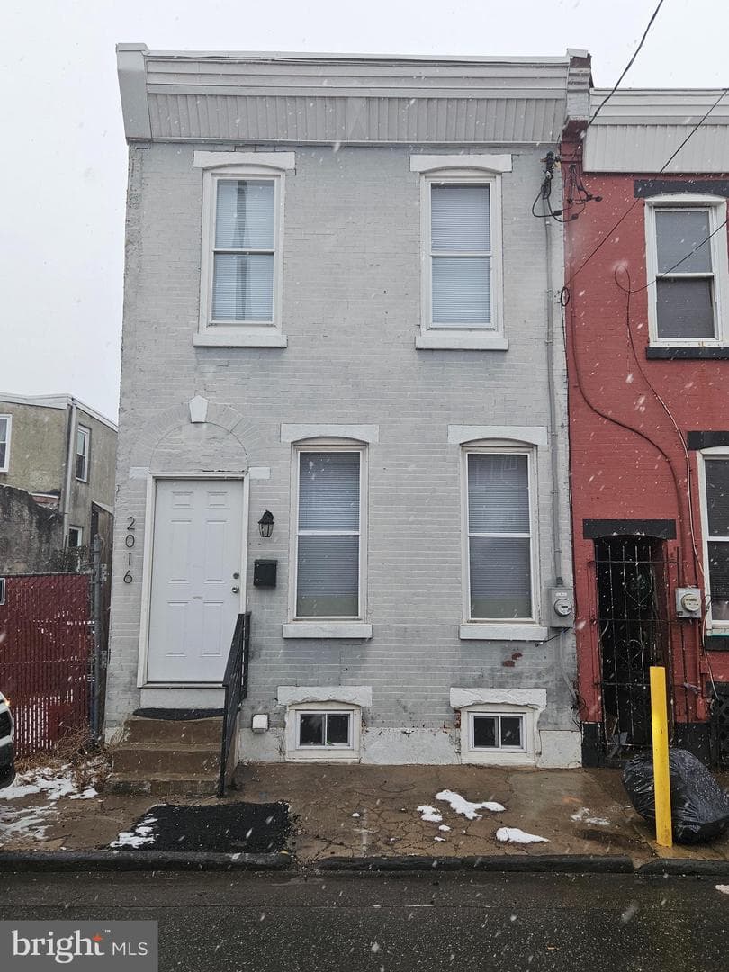 2016 N Leithgow Street photo 1