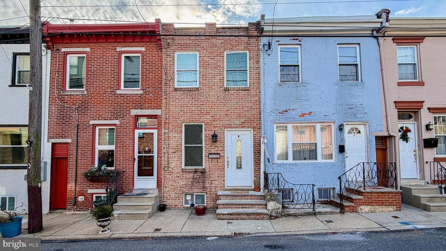 310 Earp Street photo 1