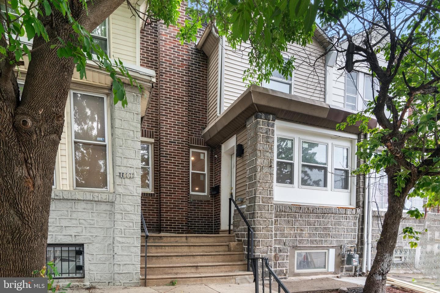 1603 E Hunting Park Avenue photo 1